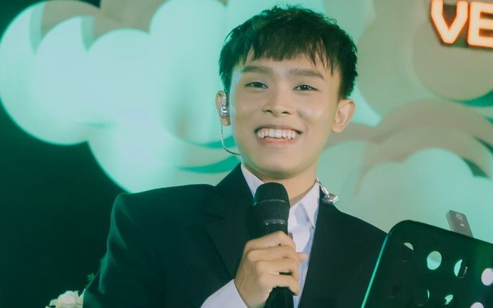 Hồ Văn Cường gây tranh cãi mạnh với sân khấu mới: Giọng hát bị nhiều người phản đối