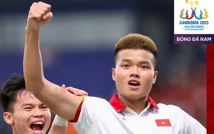 U22 Việt Nam thắng đậm Singapore, soán ngôi đầu của Thái Lan