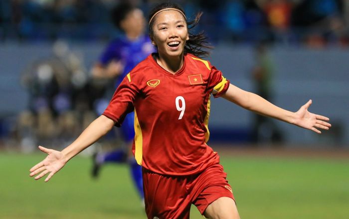 Huỳnh Như kiến tạo tuyệt đẹp, tuyển nữ Việt Nam thắng đậm Malaysia