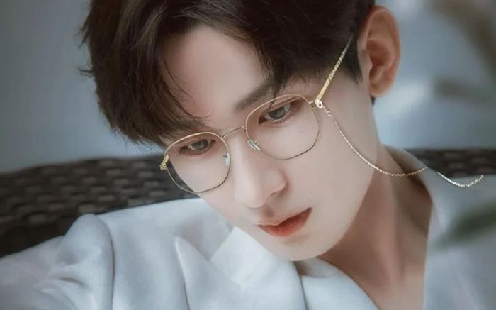 Hậu hợp tác cùng Dương Tử, Thành Nghị lộ ảnh ôm con, ngoại hình ông bố bỉm sữa gây sốt