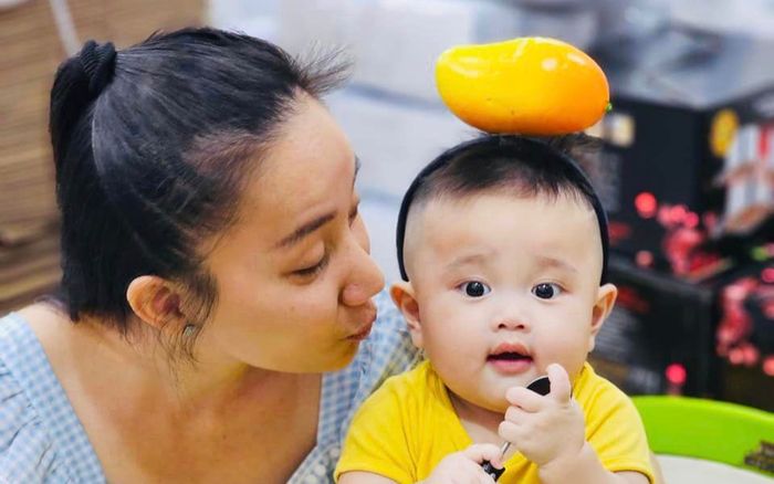 Lê Dương Bảo Lâm 'tố' bà xã bắt con làm trò hề câu khách