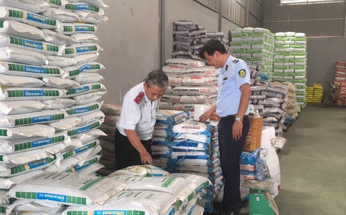 Một cơ sở kinh doanh phân bón bị phạt gần 175 triệu đồng vì lý do khó ngờ