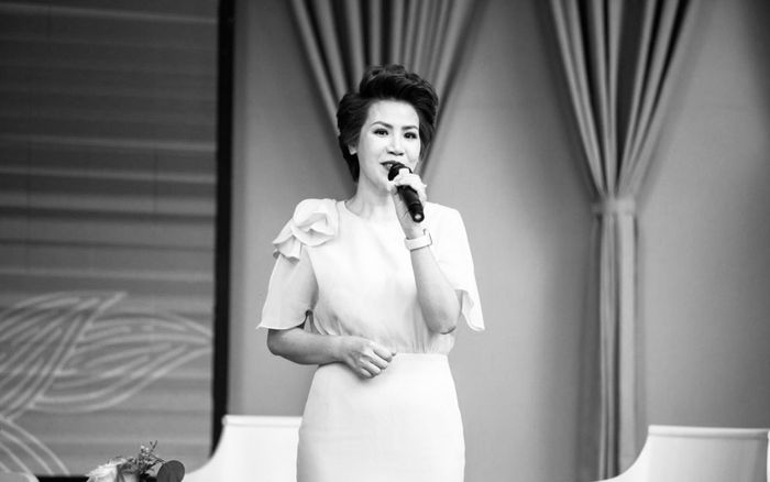 Nghệ sĩ Việt bàng hoàng khi hay tin NSƯT Hồng Vy qua đời, đau xót gửi lời tiễn biệt