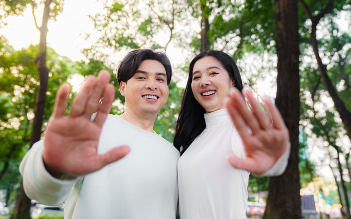 Bạn gái Hồ Quang Hiếu phản ứng ra sao khi bất ngờ bị hỏi chuyện riêng tư?