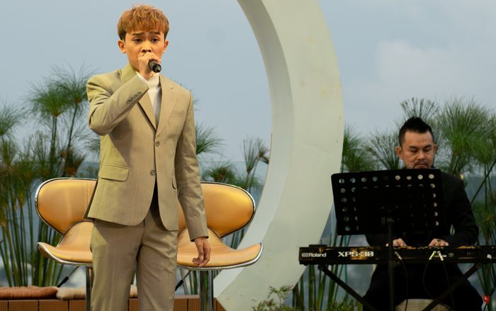 Hậu chỉ trích giọng hát, màn trình diễn của Hồ Văn Cường khiến dân mạng 'cay mắt'