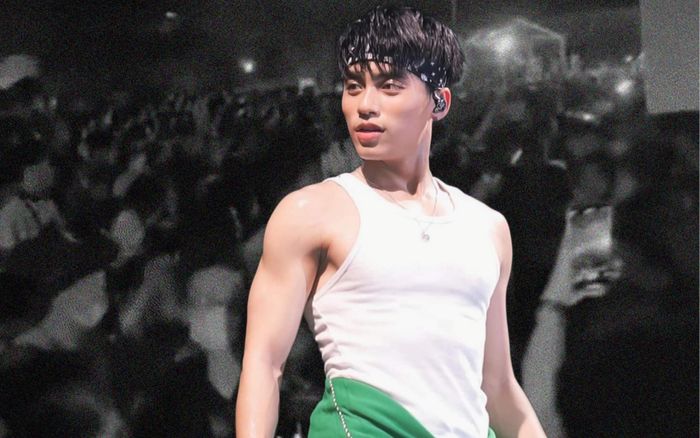 MONO gây 'choáng' trước lượng khán giả vây quanh khi chạy show: Chẳng kém cạnh anh trai Sơn Tùng!