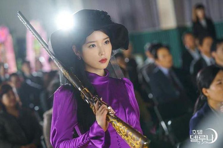 Hội chị đại mới được khai quật trên màn ảnh Hàn bà chủ IU và trưởng phòng marketing khu Itaewon Kim Da Mi không thể thiếu