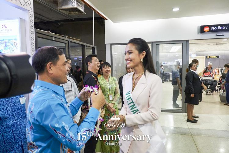 Hoa hậu Chuyển giới Nong Poy mặt mộc vẫn xinh rạng ngời, fan hy vọng Hoài Sa được truyền may mắn