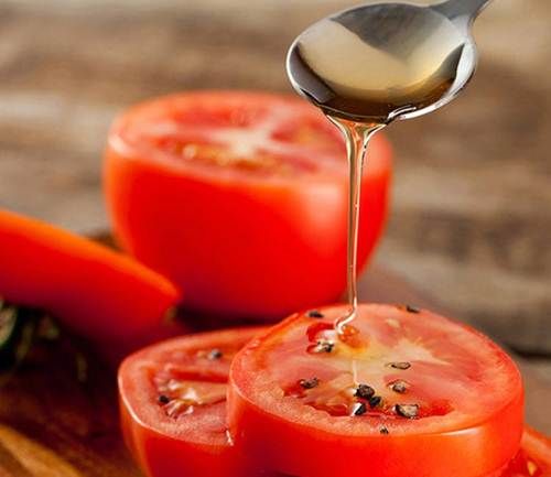 5 cách trị mụn bằng cà chua, chà đến đâu mụn khác tự bay đến đó