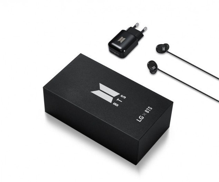 Bắt gặp Jimin (BTS) mua iPhone ở Hong Kong nhưng đây mới