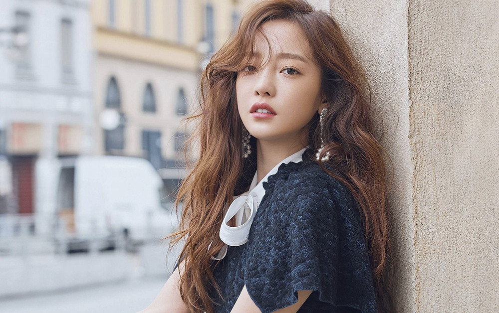 Anh trai Goo Hara thông báo vợ mang thai con gái