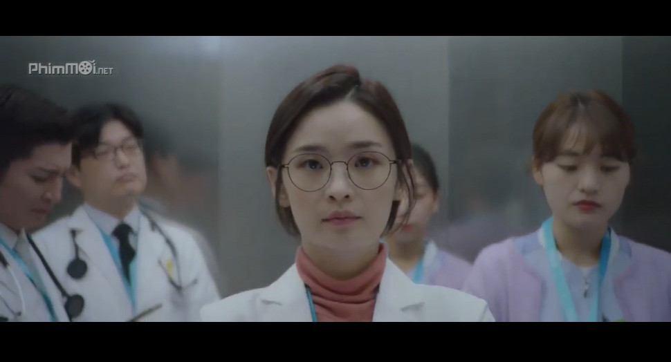 Bác sĩ Song Hwa (Jeon Mi Do) bóng hồng duy nhất bị thất tình