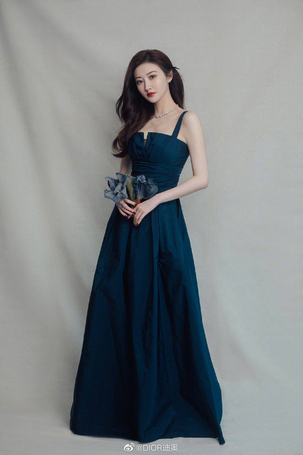 Cận cảnh nhan sắc của Triệu Lệ Dĩnh, Angela Baby, Vương Tuấn Khải và loạt sao tại Đêm hội Dior Ảnh 13