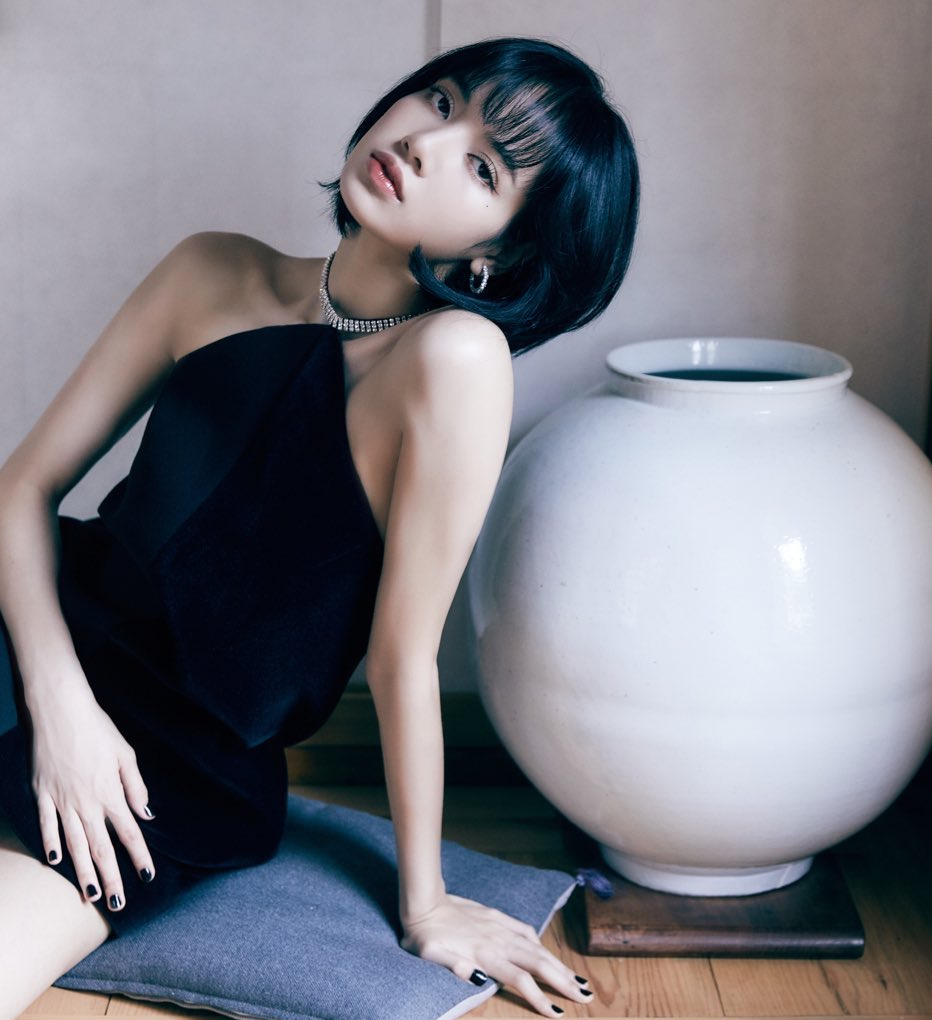 Bang Chan (Stray Kids) bất ngờ gây chú ý khi tiết lộ mối quan hệ với Lisa (BlackPink) Ảnh 3