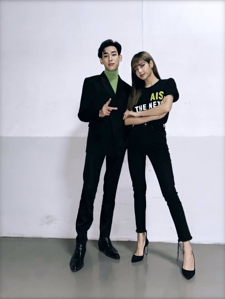 Bang Chan (Stray Kids) bất ngờ gây chú ý khi tiết lộ mối quan hệ với Lisa (BlackPink) Ảnh 6
