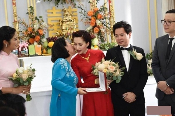 Những mỹ nhân Việt làm dâu nhà siêu đại gia và cái kết như mơ của triệu cô gái Ảnh 7