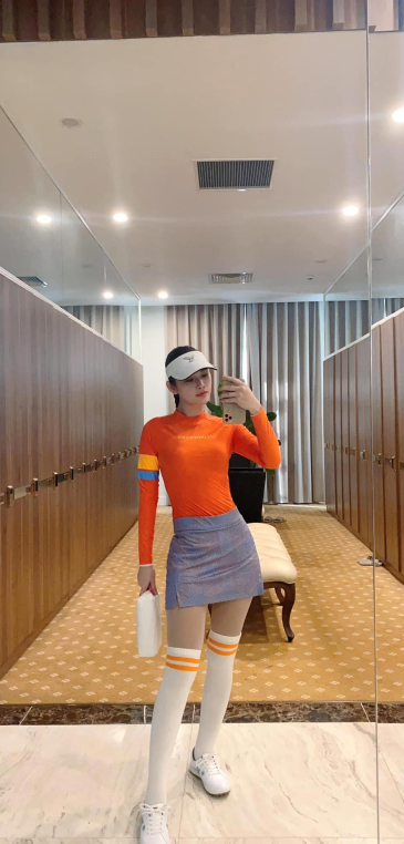 Điều ít ai biết về trang phục của các nàng hậu khi chơi môn thể thao của giới siêu giàu Ảnh 6