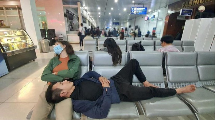 Đăng ảnh nhà dân tan hoang sau lũ, Lý Hải bị anti-fan trách vì cười quá tươi Ảnh 5