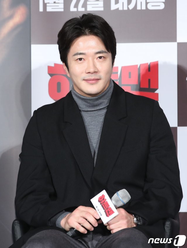 Tài tử Kwon Sang Woo bị đứt gân nghiêm trọng: Tạm ngưng quay 'Hải tặc 2' cùng Han Hyo Joo - Kang Ha Neul Ảnh 7