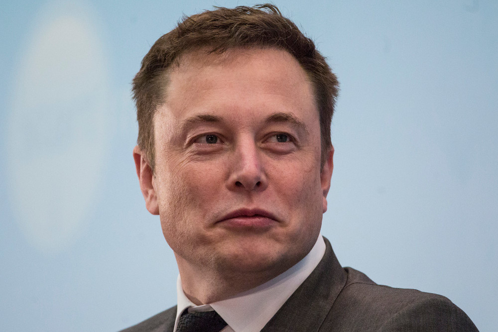 Giá cổ phiếu Tesla tăng mạnh, vượt mặt tập đoàn của huyền thoại Warren Buffett Ảnh 1