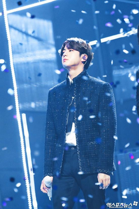 BTS ẵm 6 giải lớn, bùng nổ sân khấu 'MMA 2020': Jungkook 'biến thiên' ngoạn mục! Ảnh 16