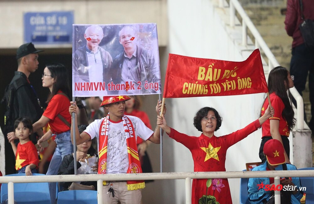 Bao giờ bầu Hiển làm bóng đá chuyên nghiệp được như bầu Đức? Ảnh 2