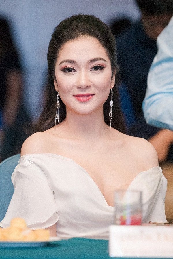 Không thay đổi sau 16 năm, Hoa hậu Nguyễn Thị Huyền còn xinh đẹp hơn khi mới đăng quang Ảnh 6