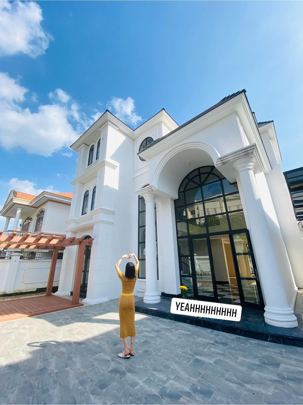 Hết khoe cơ ngơi xịn, Lệ Quyên tiếp tục khiến dân tình trầm trồ khi tậu xế hộp tiền tỉ Ảnh 7