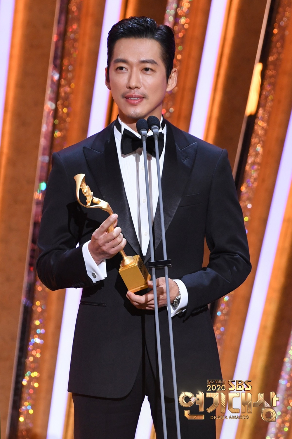 Kết quả SBS Drama Awards 2020: 'Penthouse' ẵm 9 cúp, Kim So Yeon vụt mất Daesang, Lee Min Ho thì sao? Ảnh 3
