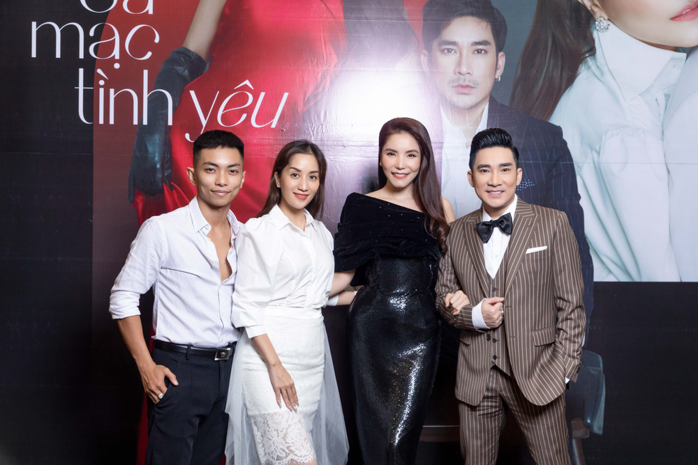 Quang Hà được dàn vệ sĩ hùng hậu hộ tống ra mắt CD, Lệ Quyên 'lẻ bóng' vẫn thu hút không kém cạnh Ảnh 7