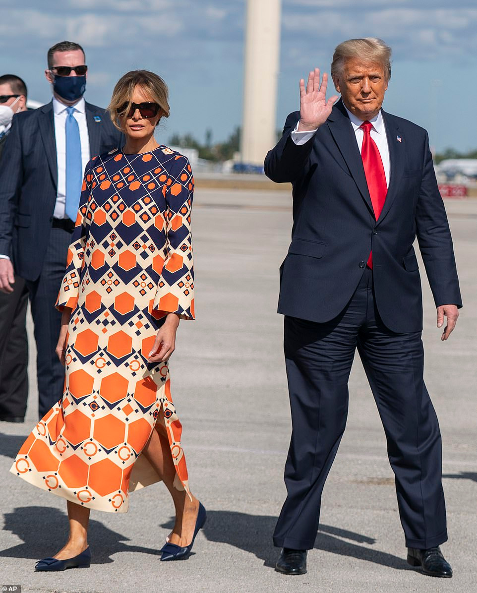 Tân Đệ nhất phu nhân Mỹ Jill Biden và Melania Trump 'so kè' trang phục cực gắt tại lễ nhậm chức Ảnh 12
