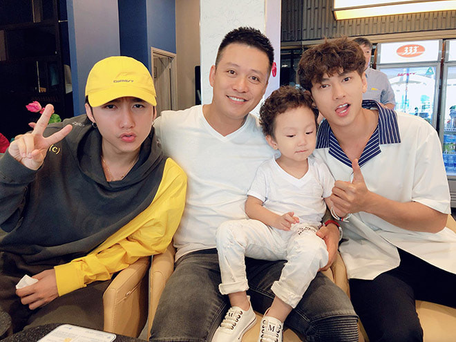 Tuấn Hưng khoe con là fan cứng của Isaac và Sơn Tùng M-TP Ảnh 1