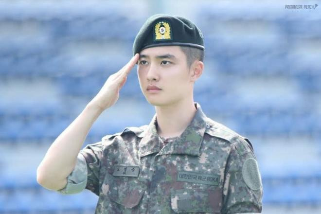 Vừa xuất ngũ, D.O đã khiến fan 'dậy sóng' với cách tạo dáng khó đỡ Ảnh 3