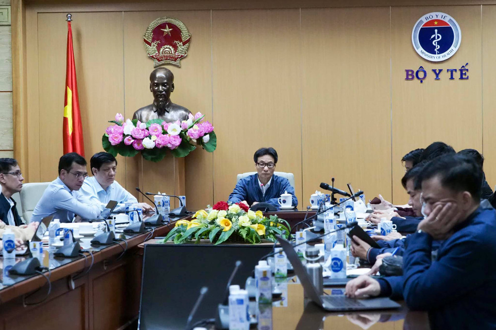 Công bố 2 ca nhiễm COVID-19 trong cộng đồng là nhân viên an ninh sân bay Vân Đồn, nữ công nhân Hải Dương Ảnh 1