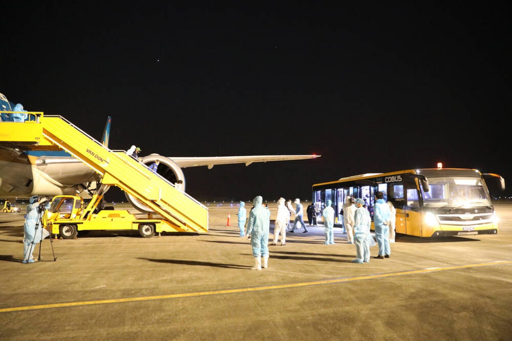 Sân bay Vân Đồn tạm dừng hoạt động 24h để khoanh vùng, truy vết ca nhiễm COVID-19 Ảnh 3