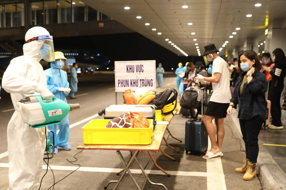 Sân bay Vân Đồn tạm dừng hoạt động 24h để khoanh vùng, truy vết ca nhiễm COVID-19 Ảnh 2
