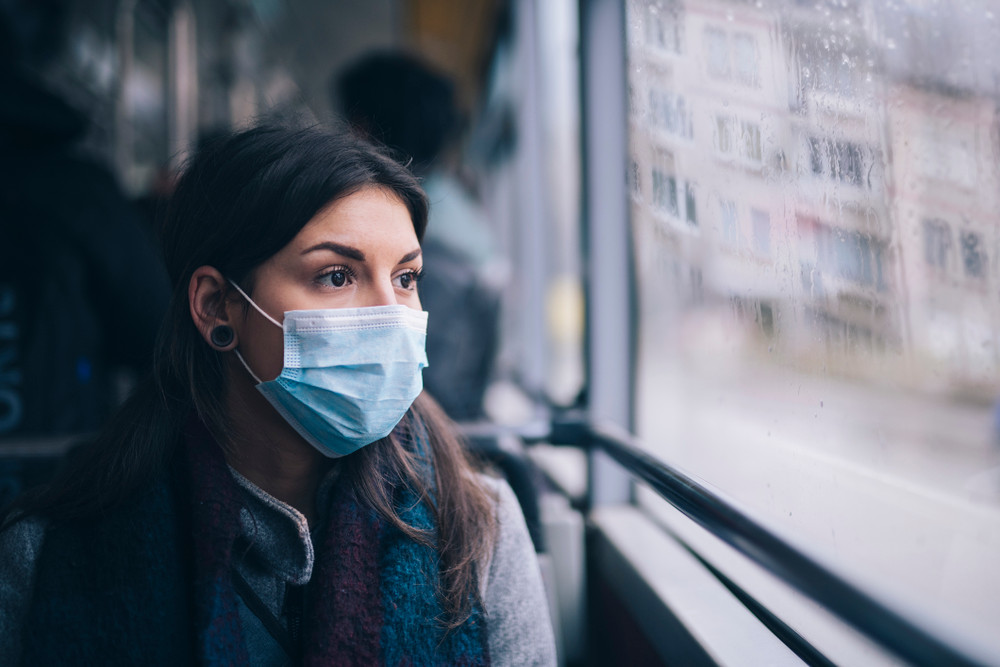 Đeo 2 khẩu trang có giúp bạn an toàn hơn trong đại dịch COVID-19? Ảnh 1