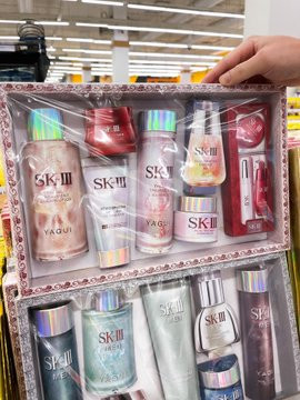 Không phải nhà lầu, xe hơi hay thỏi vàng, khẩu trang vàng mã cúng cô hồn mới 'cháy hàng' mùa COVID-19 Ảnh 5