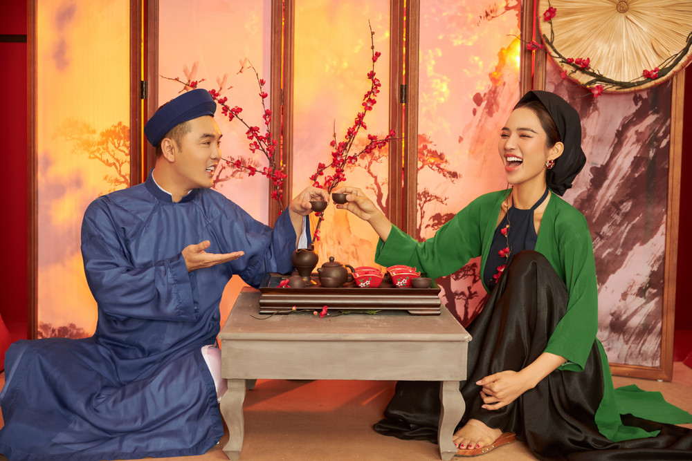Ưng Hoàng Phúc và Kim Cương đẹp đôi trong trang phục truyền thống, lần đầu ngọt ngào song ca Ảnh 5