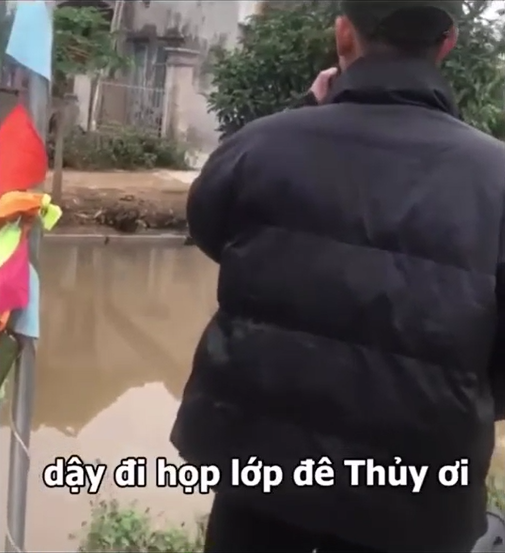 Sợ bạn không đến, nam thanh niên dùng hẳn loa kẹo kéo để thông báo họp lớp khiến dân mạng 'cười ngất' Ảnh 2