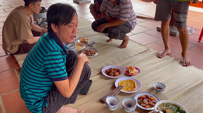 Hoài Linh: Tôi không bao giờ thiên vị em út, cứ sai là bị chửi hết, Trấn Thành còn bị mà Ảnh 1
