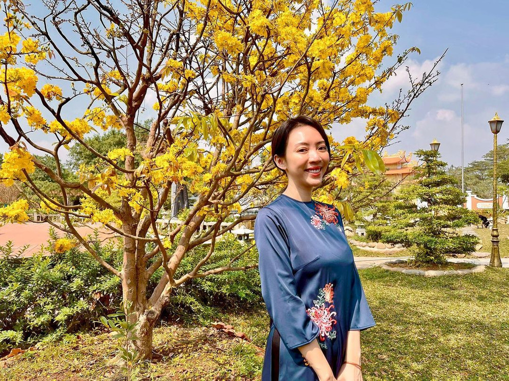 Đầu năm, Thu Trang - Tiến Luật cùng hội sao Việt đến đền thờ Tổ thăm NS Hoài Linh, tưởng nhớ NS Chí Tài Ảnh 2