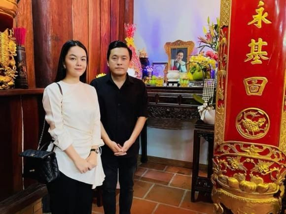 Đầu năm, Thu Trang - Tiến Luật cùng hội sao Việt đến đền thờ Tổ thăm NS Hoài Linh, tưởng nhớ NS Chí Tài Ảnh 5