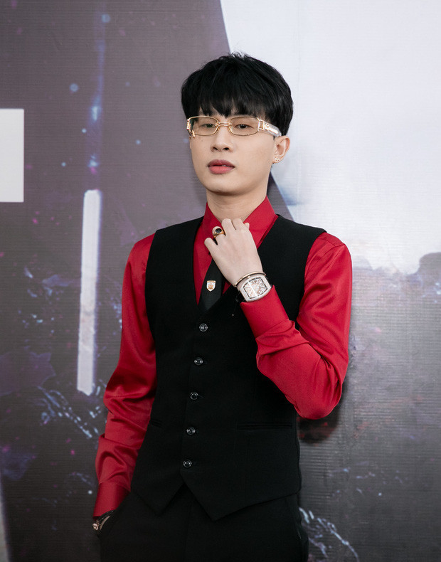 Ảnh 'ngố tàu' thời đi học của ba nam ca sĩ tuổi Sửu tài năng trong showbiz Việt Ảnh 6