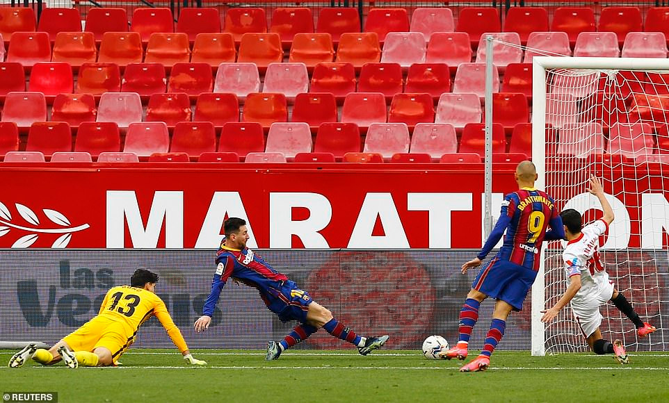 Messi xây đắp và ghi bàn, Barca tạm vượt mặt Real Madrid Ảnh 2