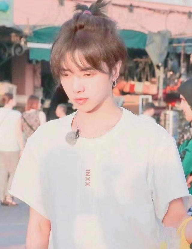 5 mỹ nam Cbiz gây sốt với đầu quả táo: Tiêu Chiến cưng xỉu, xót xa trước Thiên Tỉ vì mất mát này! Ảnh 10