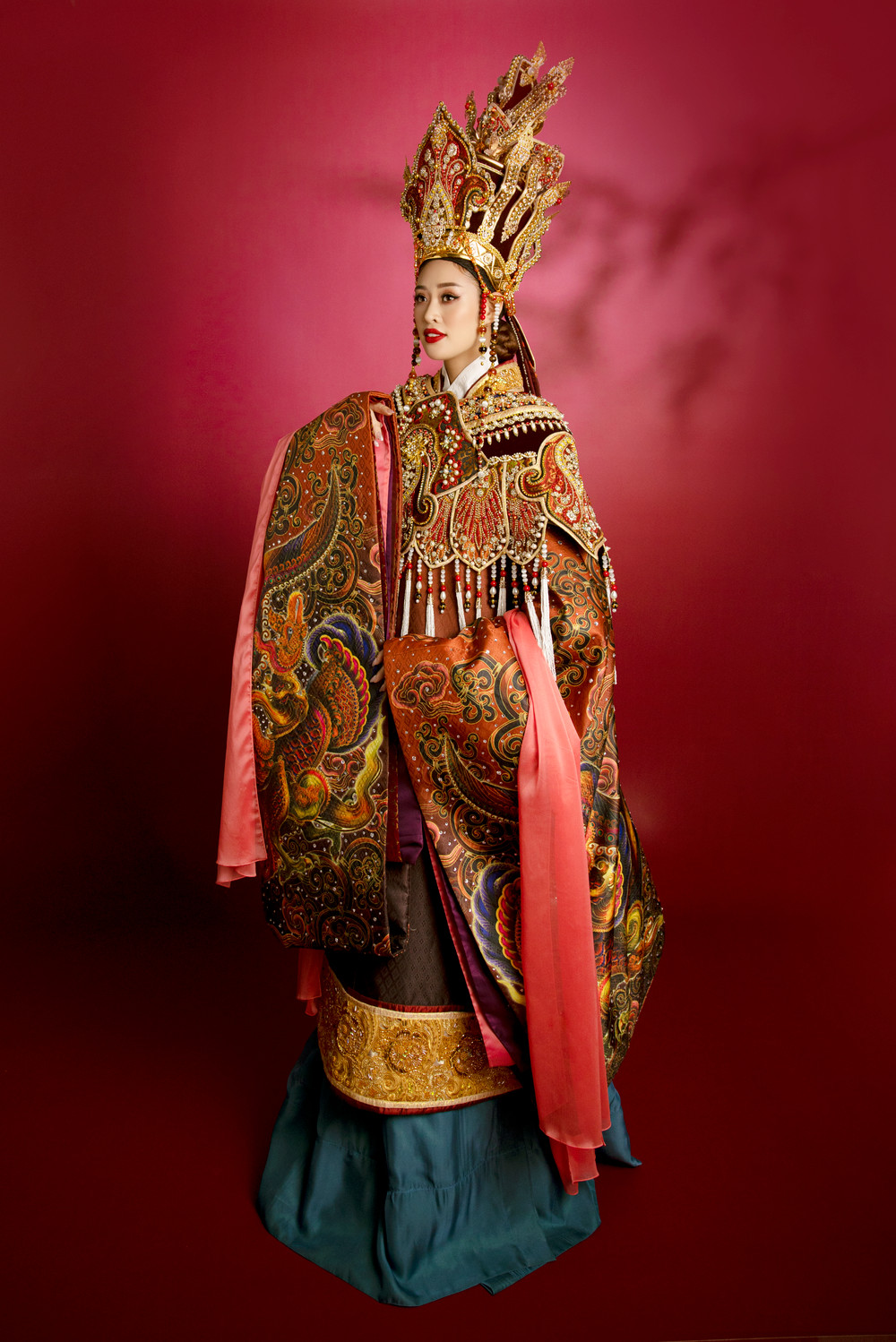 Trang phục Dương Vân Nga của Hoa hậu Khánh Vân bị fan chê tơi tả Ảnh 3