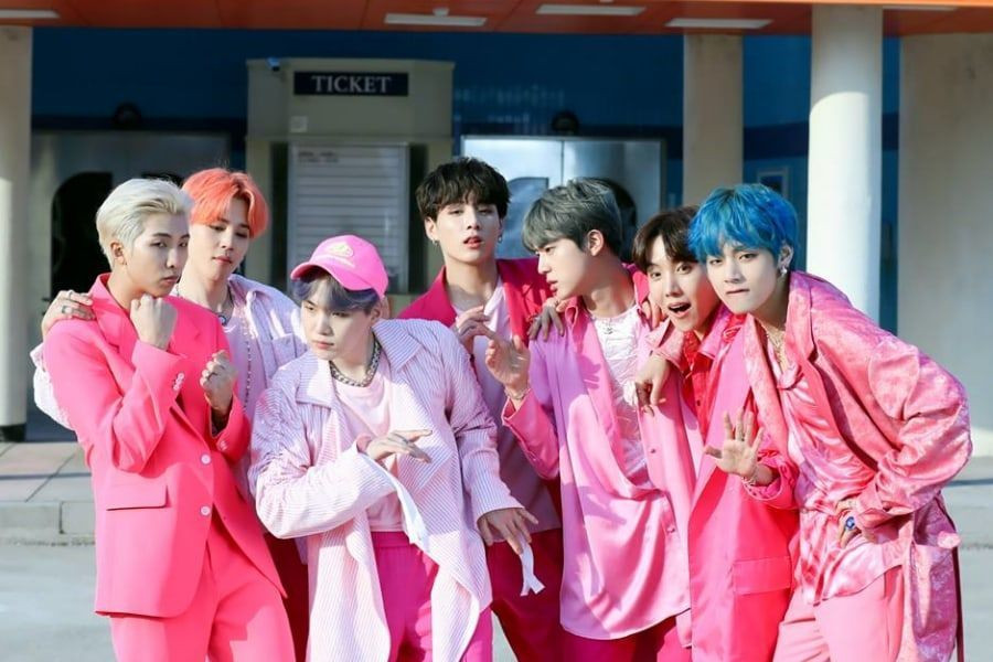 'Dynamite' của BTS ghi nhận kỷ lục mới, trở thành MV K-Pop cán mốc 900 triệu lượt xem nhanh nhất Ảnh 3