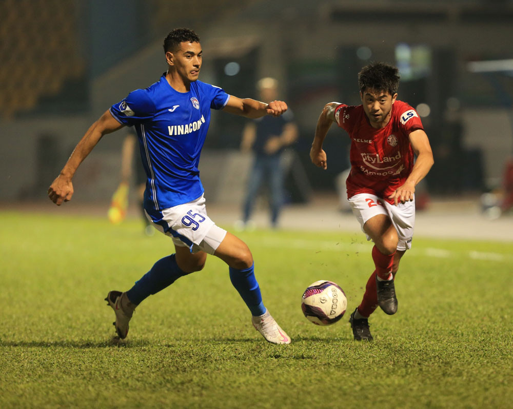 Lee Nguyễn ghi bàn, TPHCM hạ sài thành FC kịch tính! Ảnh 1