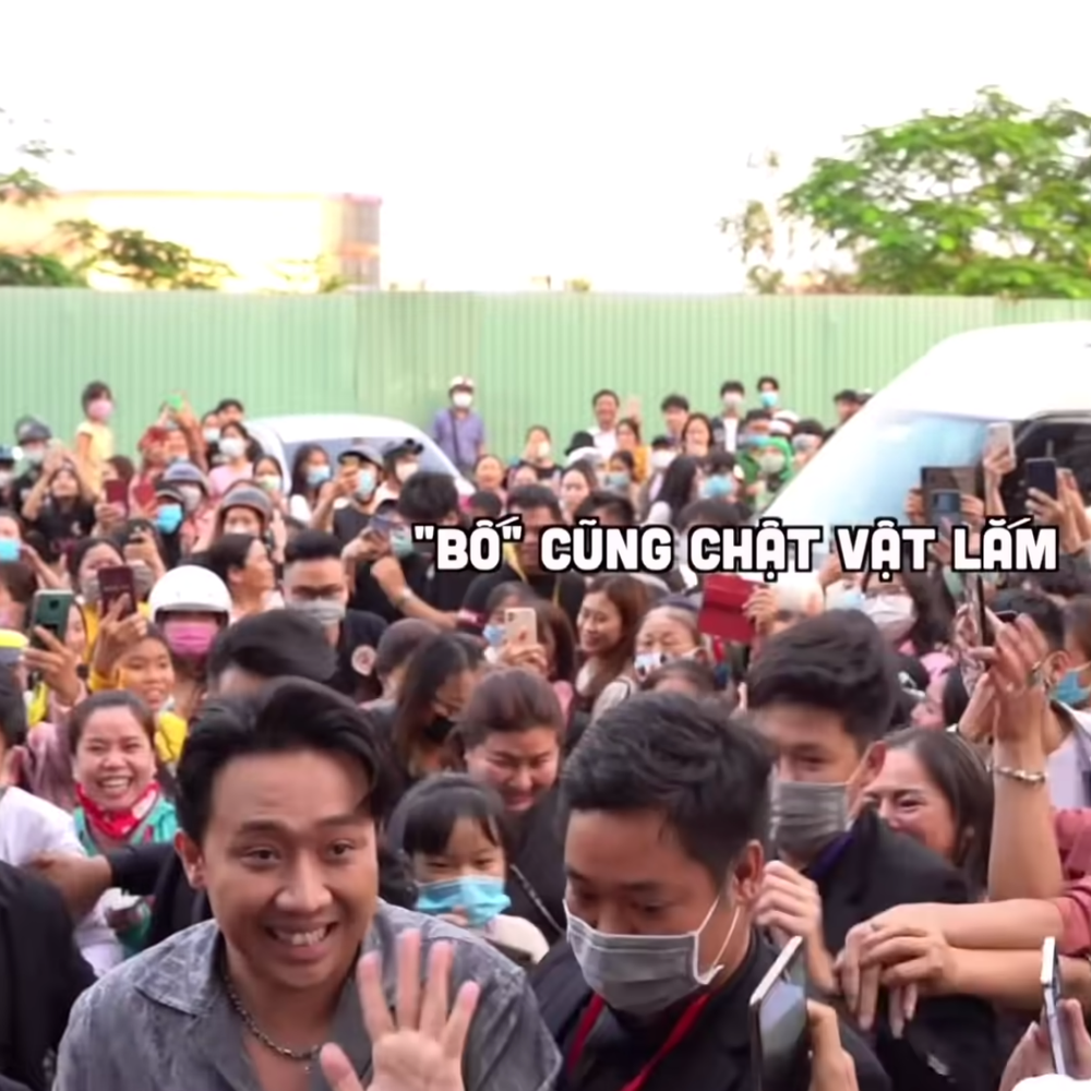 Trấn Thành khóc ròng vì bị khán giả cào đến rách da chảy máu 9 Trấn Thành khóc ròng vì bị khán giả cào đến rách da chảy máu Ảnh 3